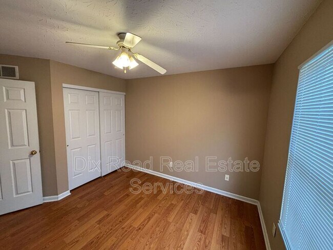 Building Photo - 17 Ambergreen Ct