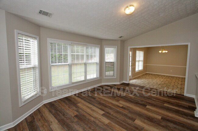 Building Photo - 1490 Creek Pointe Cir