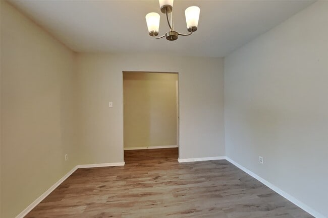 Building Photo - 3419 Shadowcrest Ln