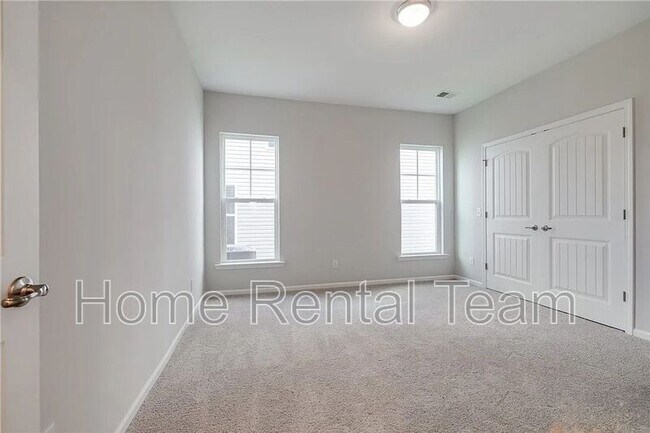 Building Photo - 113 Fenway St