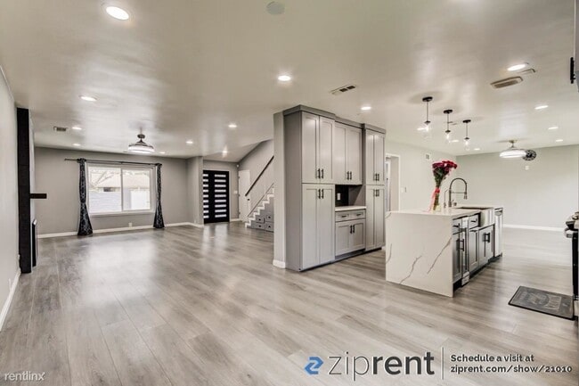 Building Photo - 5 br, 3 bath House - 11211 Candor St, Cerr...