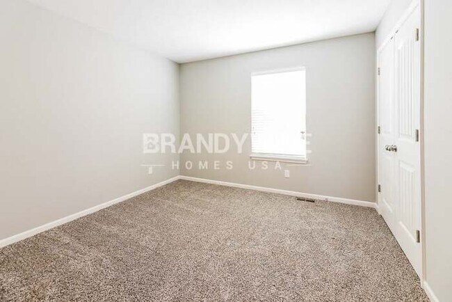 Building Photo - APPLY NOW! 4BED 3BATH