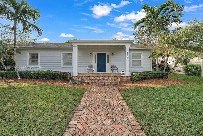 Building Photo - 5850 SW 47th St