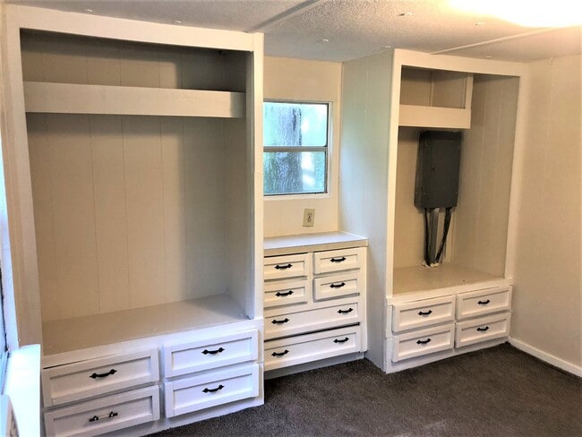 Building Photo - Clean & Quiet (2BR/1BA)Webster Single Wide Trailer Water & Sewer Included with Rent