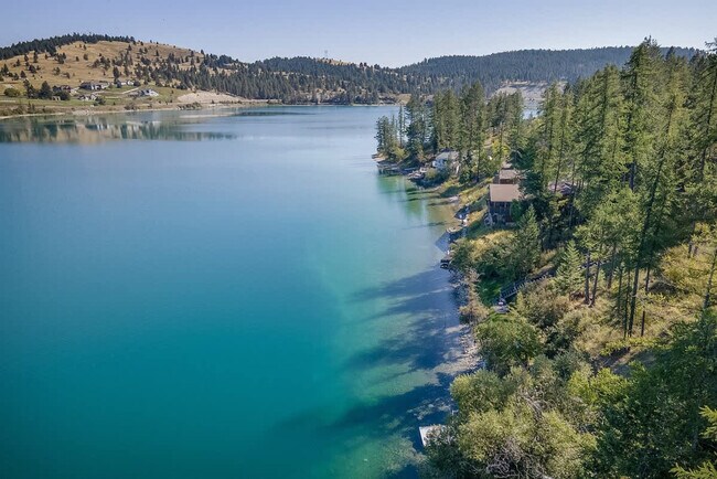 Building Photo - 402 N Foys Lake Dr