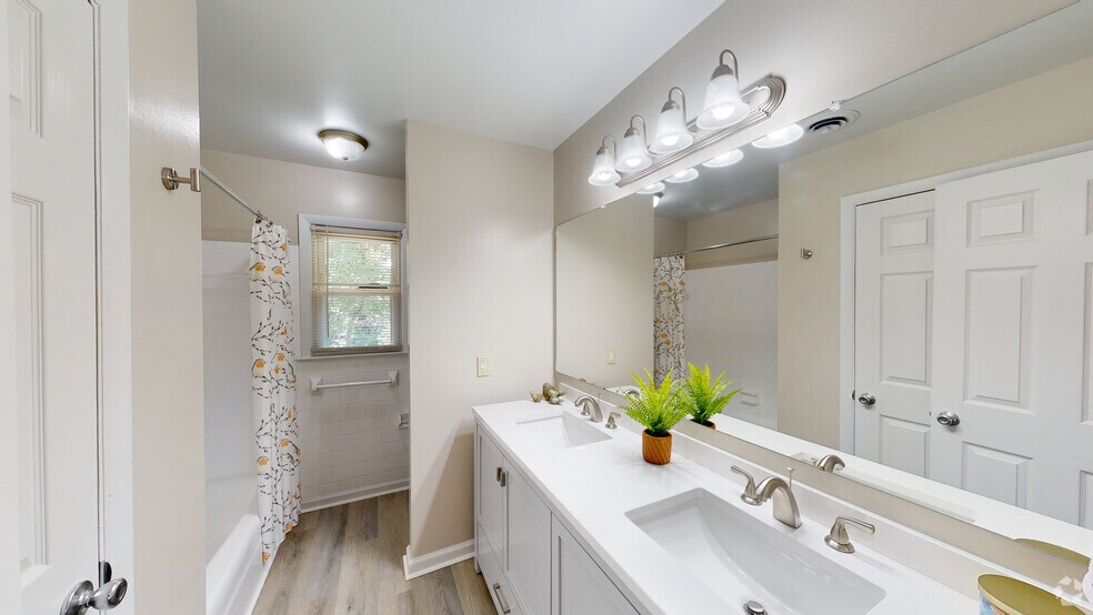 Farmingdale Townhouses 3611 Wilmington Ave Hopewell VA 23860