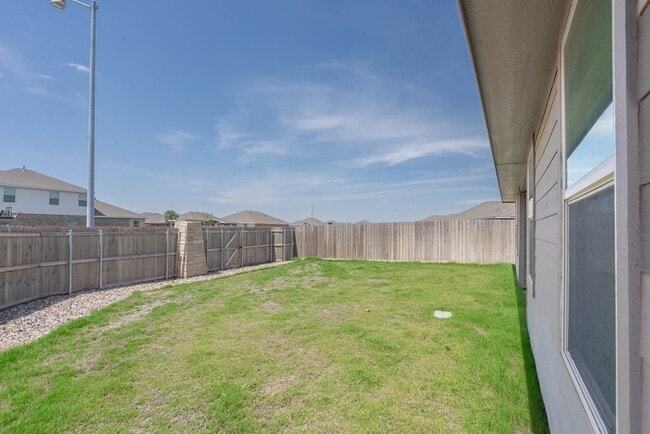 Building Photo - 7616 Silver Crk Ct