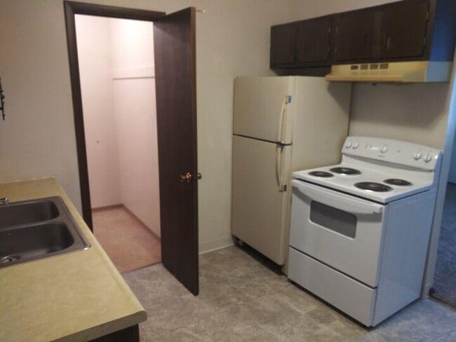Building Photo - 1 bedroom in Billings MT 59105