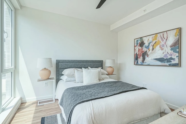 Building Photo - 1301 Bainbridge St