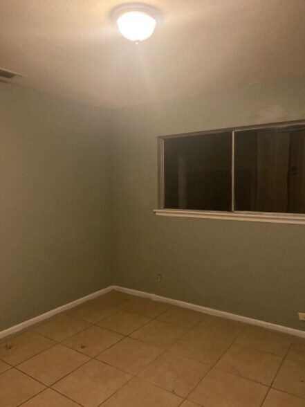 Building Photo - 12326 Trailing Oaks St