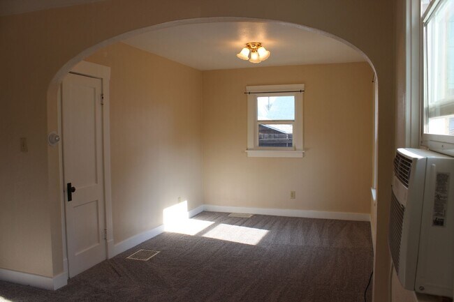 Building Photo - 1407 Danforth Ave