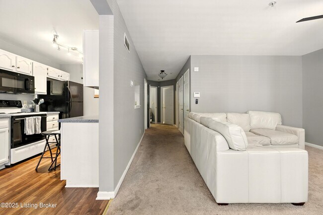 Building Photo - 225 Crescent Hill Pl