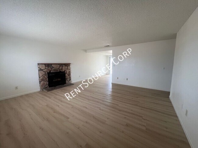 Building Photo - 841 Chateau Way
