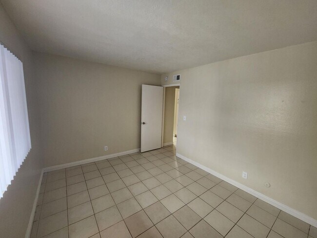 Building Photo - TERRACE2539