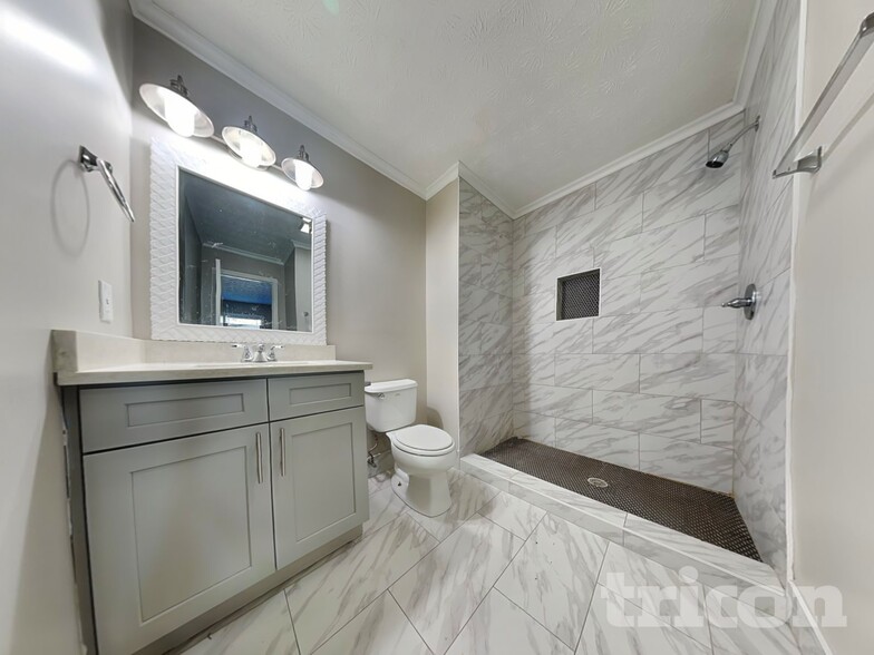 Building Photo - 2651 Pine Log Way