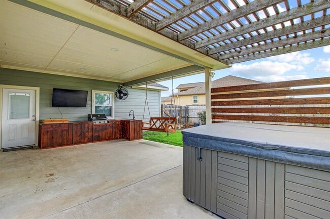 Building Photo - 109 Les Ln