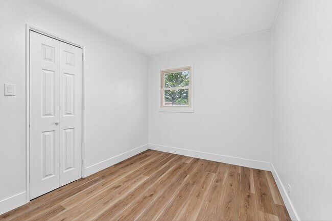 Building Photo - Beautifully Renovated 3BR Ranch w/ Garage, Covered Patio & Fenced Yard