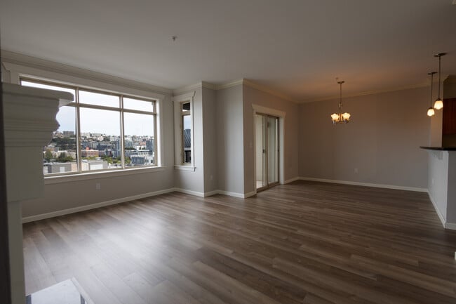 Building Photo - 900 Aurora Ave N