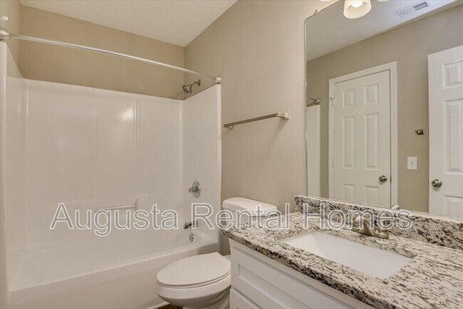 Building Photo - 108 Kelly Dr