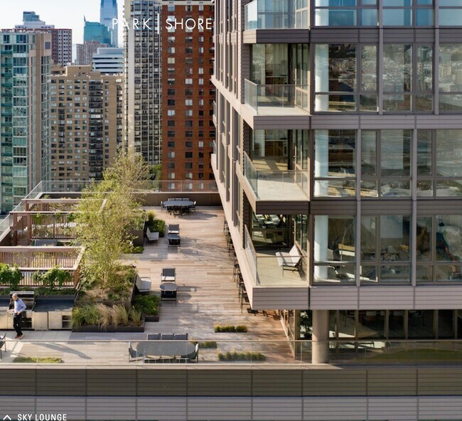 Building Photo - 75 Park Ln S