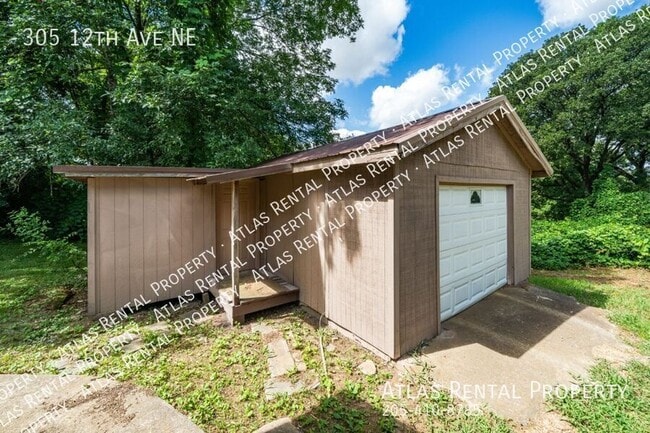 Building Photo - 305 12th Ave NE