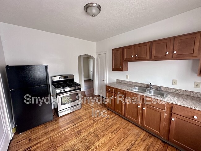 Building Photo - 245-247 Oakdale Ave.