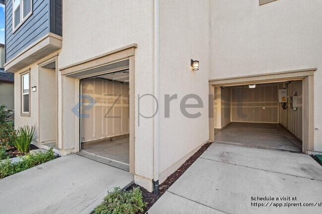 Building Photo - 208 Wellspring Ln