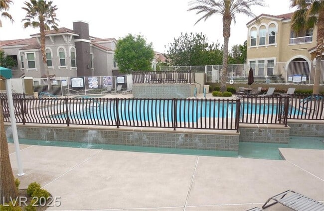 Building Photo - POPULAR FLOORPLAN IN A DESIREABLE GATED CO...