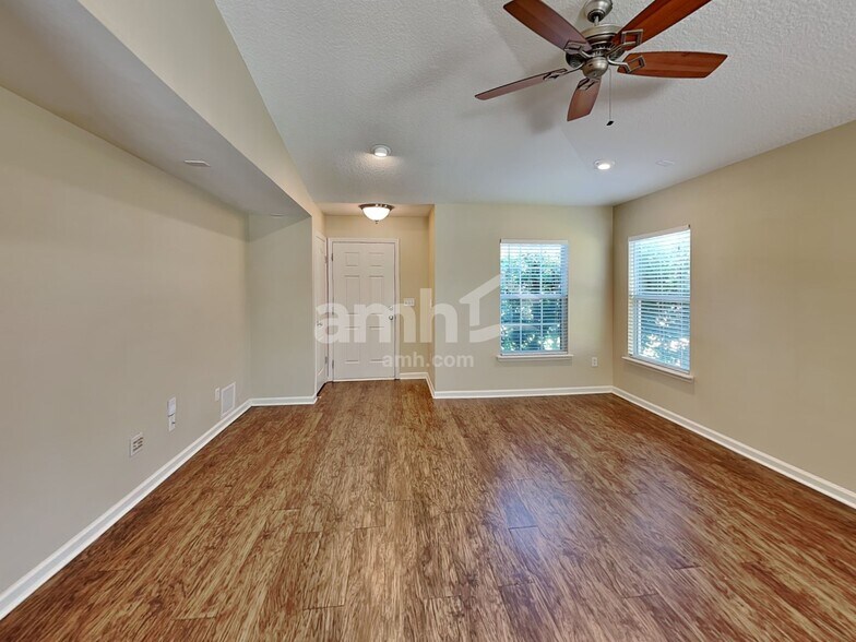 Building Photo - 12607 Wooded Bluff Ct