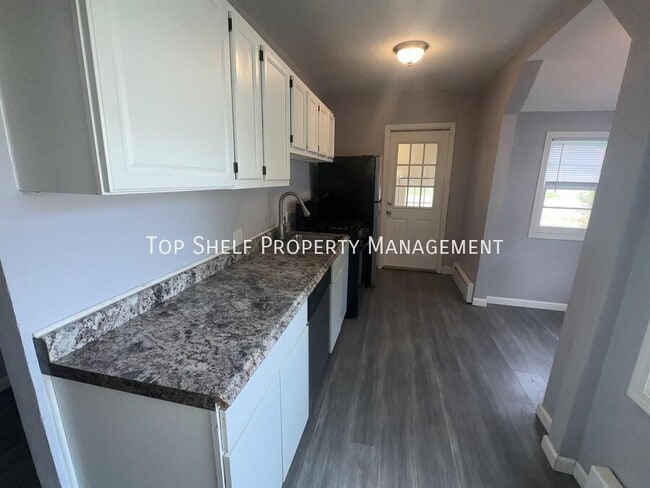 Building Photo - 116 Park Ave