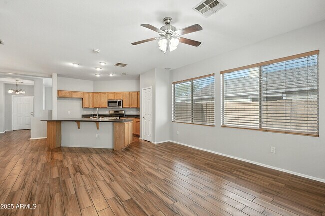 Building Photo - 7062 W Palmaire Ave