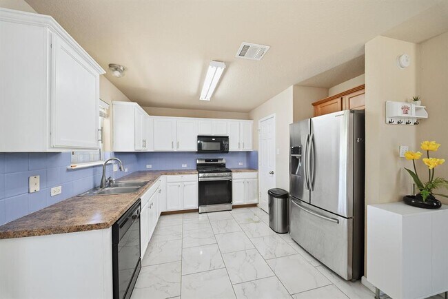 Building Photo - 532 Sweet Leaf Ln