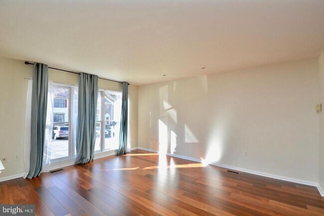 Building Photo - 7209 Burton Hill Ct