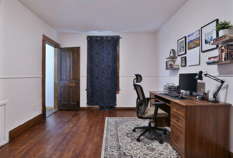 Building Photo - 213 Iowa St