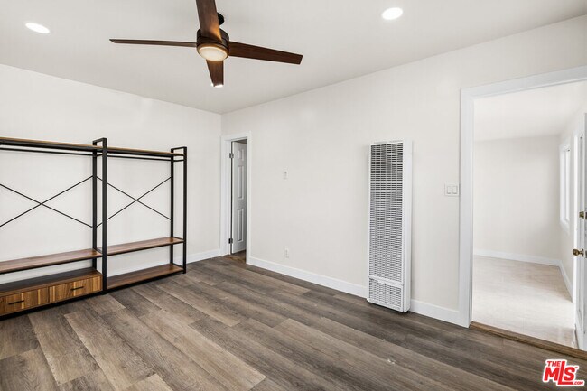 Building Photo - 14808 S Condon Ave