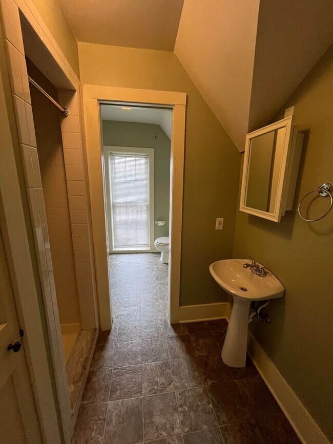 Building Photo - Premium location!  Downtown 3BR 2.5BA with 2 car garage