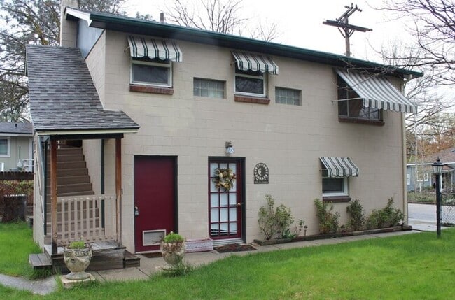 Primary Photo - 2720 W Heron St