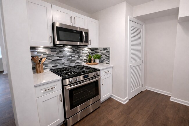 Building Photo - 790 S 2nd St