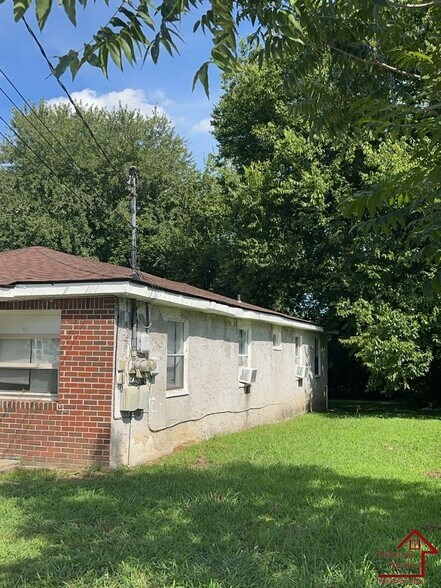 Building Photo - 4020 Kirkland Ave