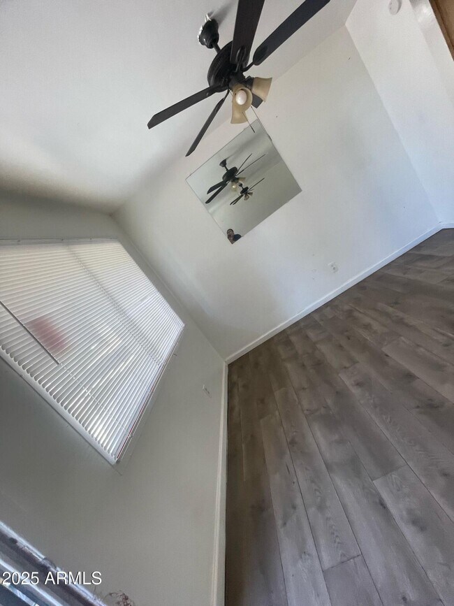 Primary Photo - 2698 N 43rd Ave