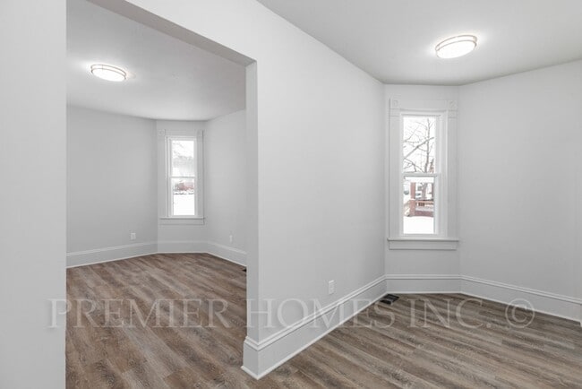 Building Photo - Charming 3BR, Two-Story Home in Canton, OH