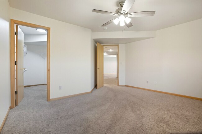 Building Photo - 8 Redtail Ct