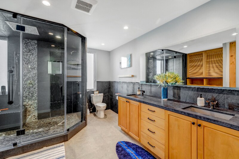 Building Photo - 1686 Neptune Ave