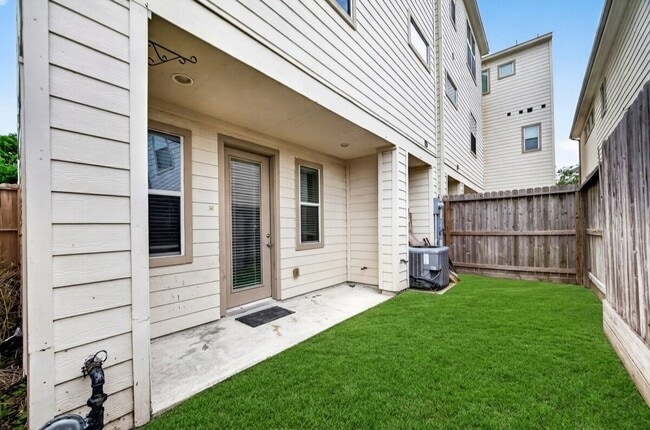 Building Photo - 1202 Cedarpost Tree Springs Pl