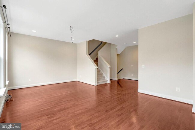 Building Photo - 8854 Orchard Ln