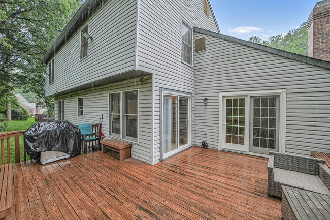 Building Photo - 18420 Shady View Ln