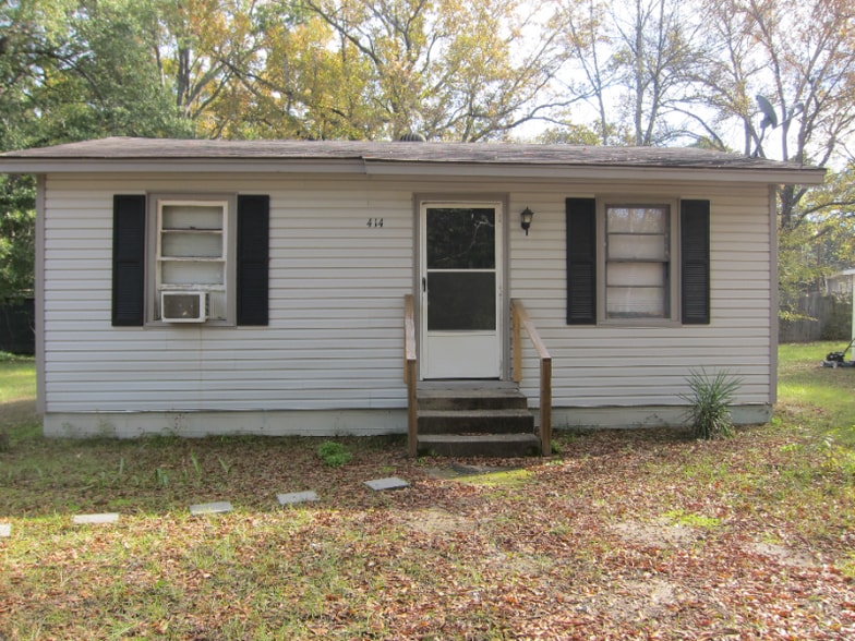 Primary Photo - 414 Trinity St