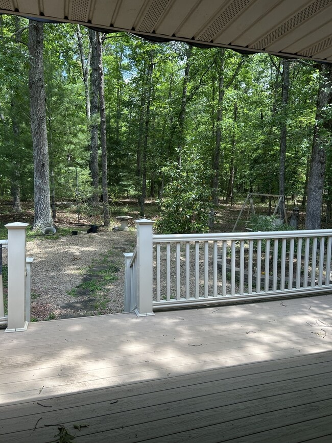 Building Photo - 129 Ivy Ln