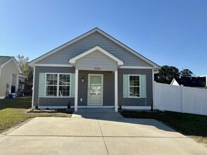 Building Photo - Move-In Ready 2 Bedroom, One Story Home – ...