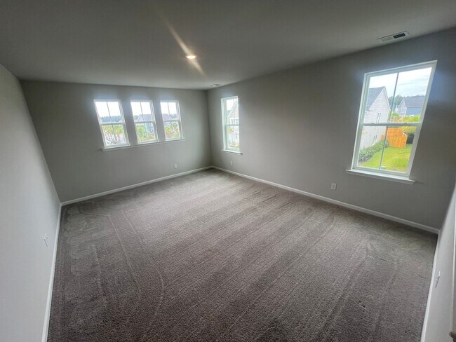Building Photo - Beautiful Summers Corner 5Bed/4.5Bath